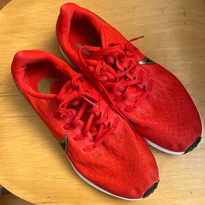 Women’s Size 9 Red Nike Zoom Sneakers EUC